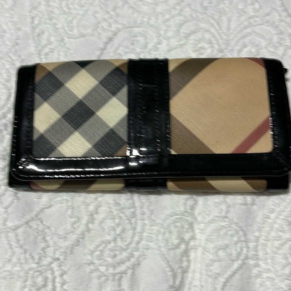 Burberry wallet - Picture 1 of 5